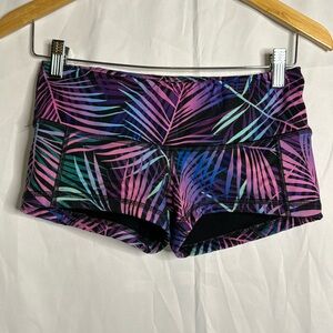 Fleo Athletic Shorts, size S